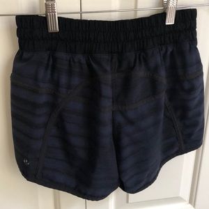 Tracker Shorts 4” inseam EUC